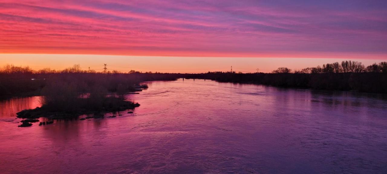 Sur Les Bords De Loire Apartman Montlouis-sur-Loire Kültér fotó